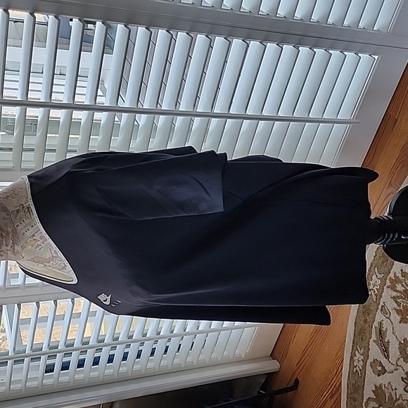 Nike Air Women's Black Drifit Top - Size 1X - Picture 4 of 8